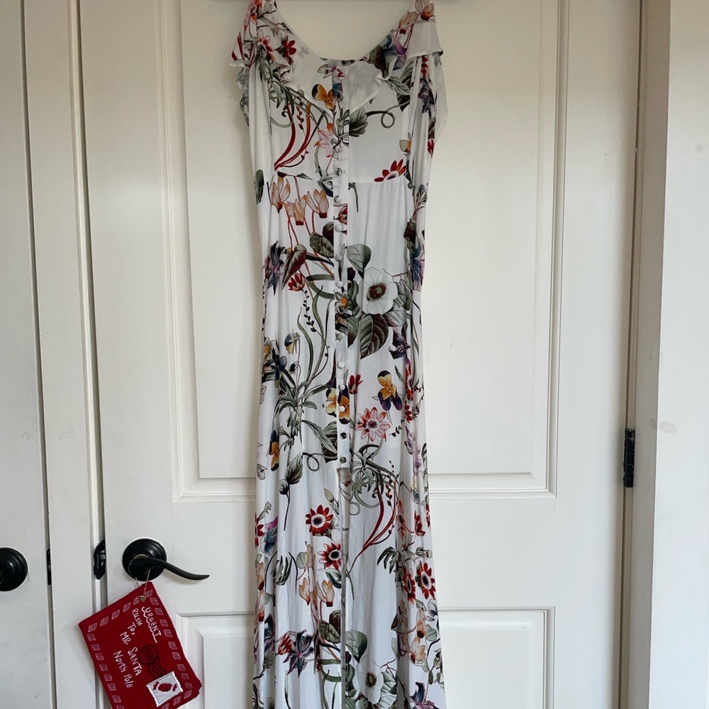 LULU’S floral print maxi dress with back cutout